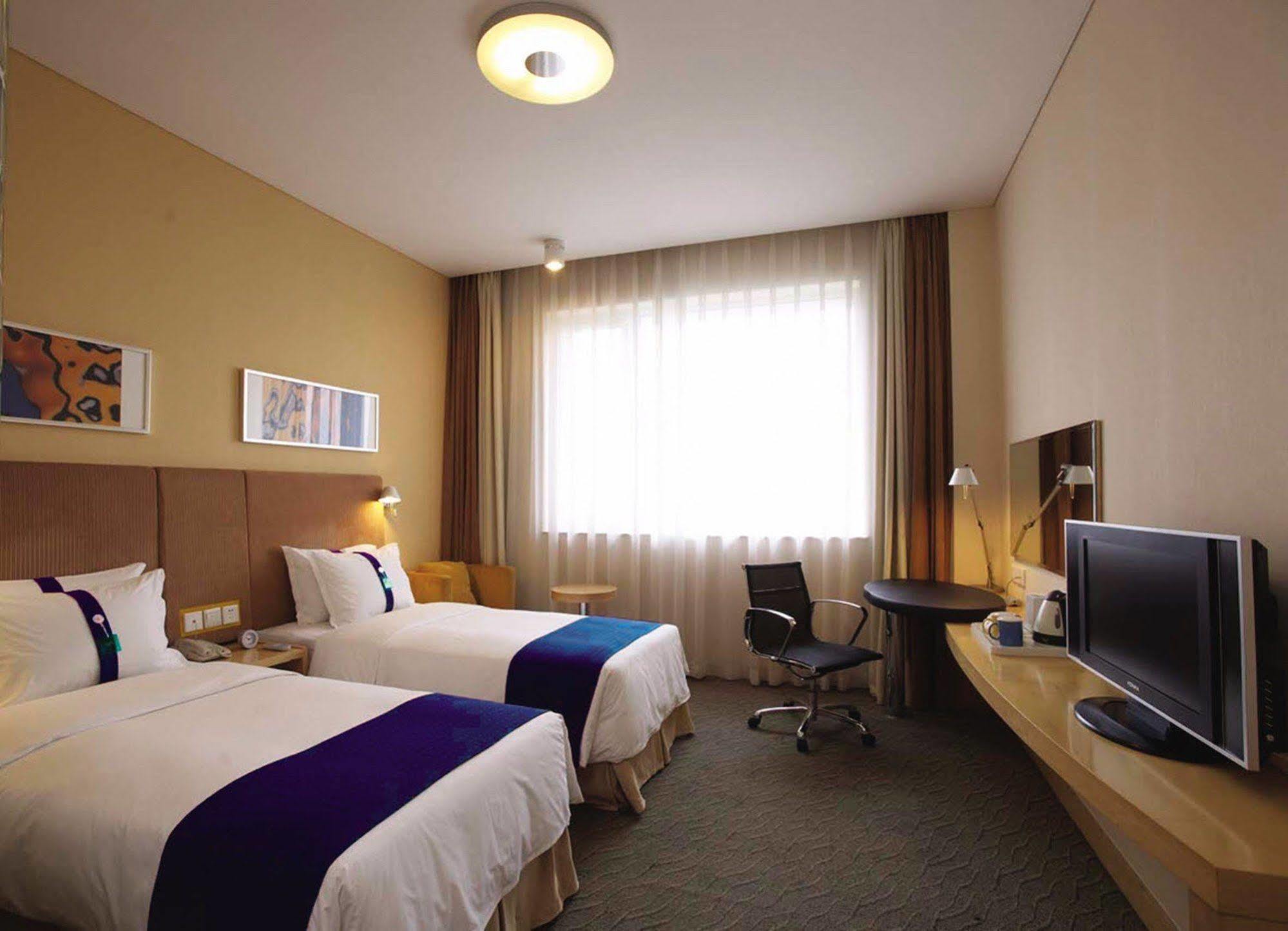 Holiday Inn Express Tangshan Downtown By Ihg Bagian luar foto